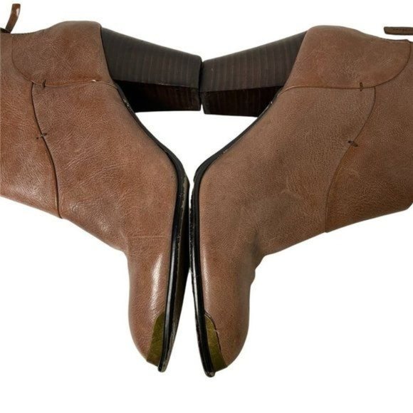 B. Makowsky Quinn Womens Brown Leather Ankle Booties Size 8.5 Almond Toe - Picture 6 of 13